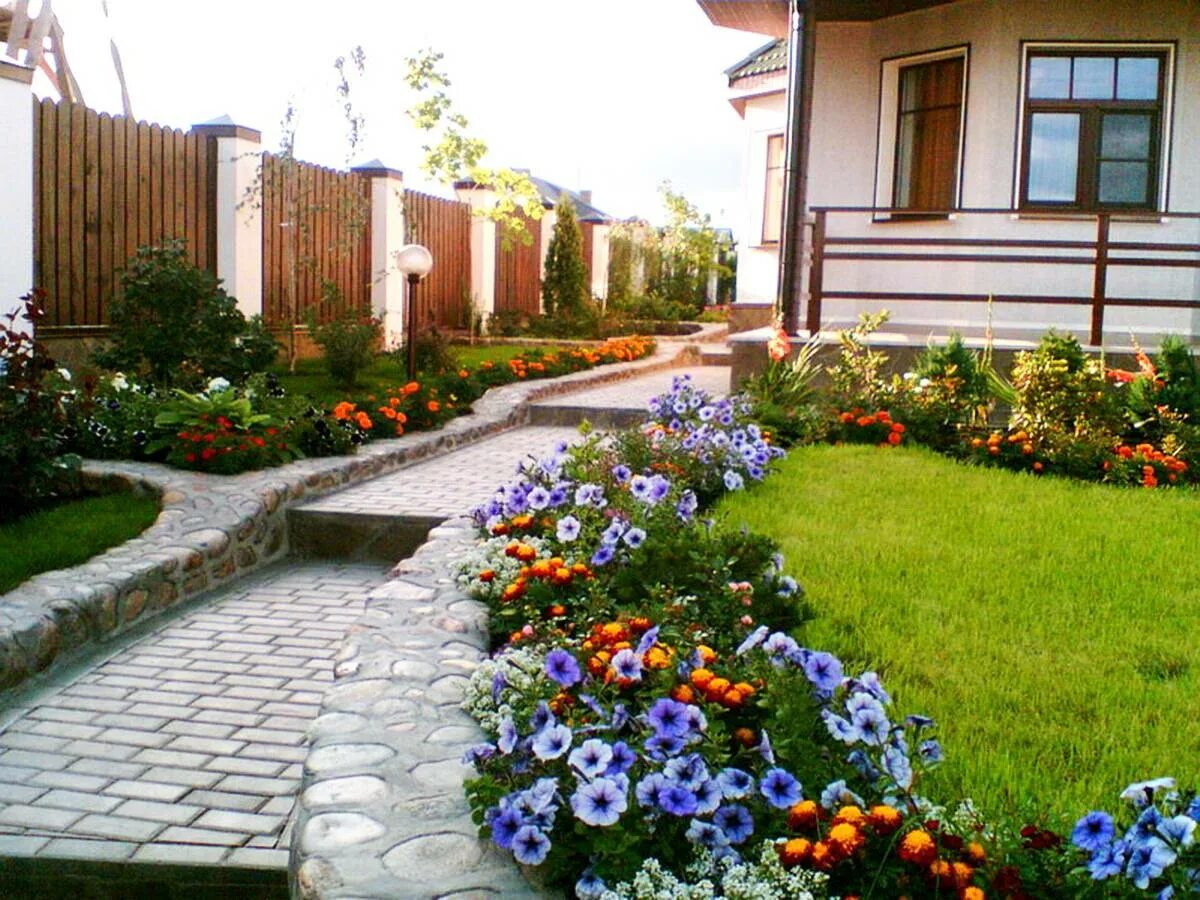Как оформить клумбу перед