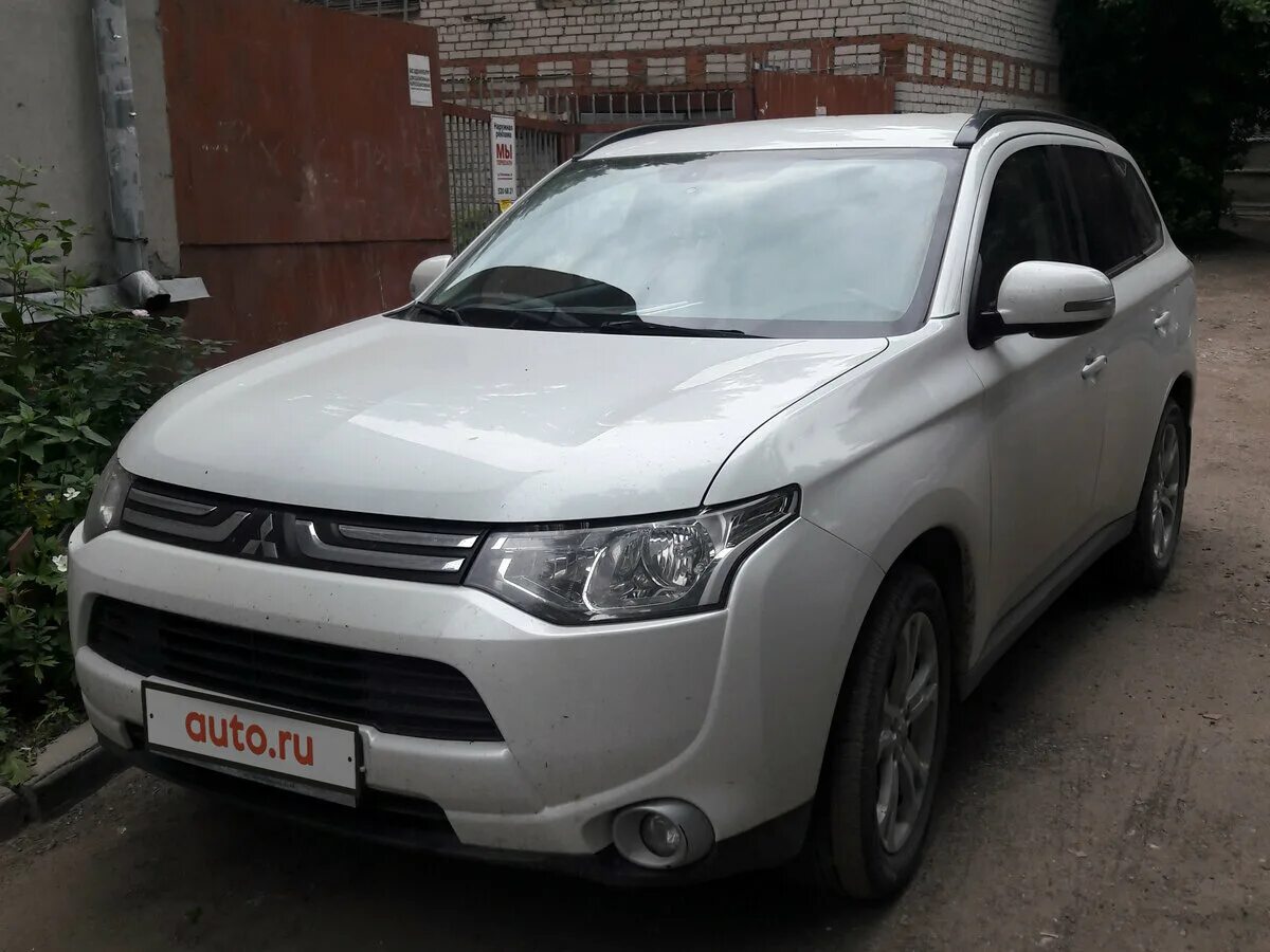Митсубиси аутлендер 15 года. Мицубиси аутлендер 2015. Mitsubishi outlander 15 года. Митсубиси аутлендер 2016. Mitsubishi outlander пятнадцатого года.