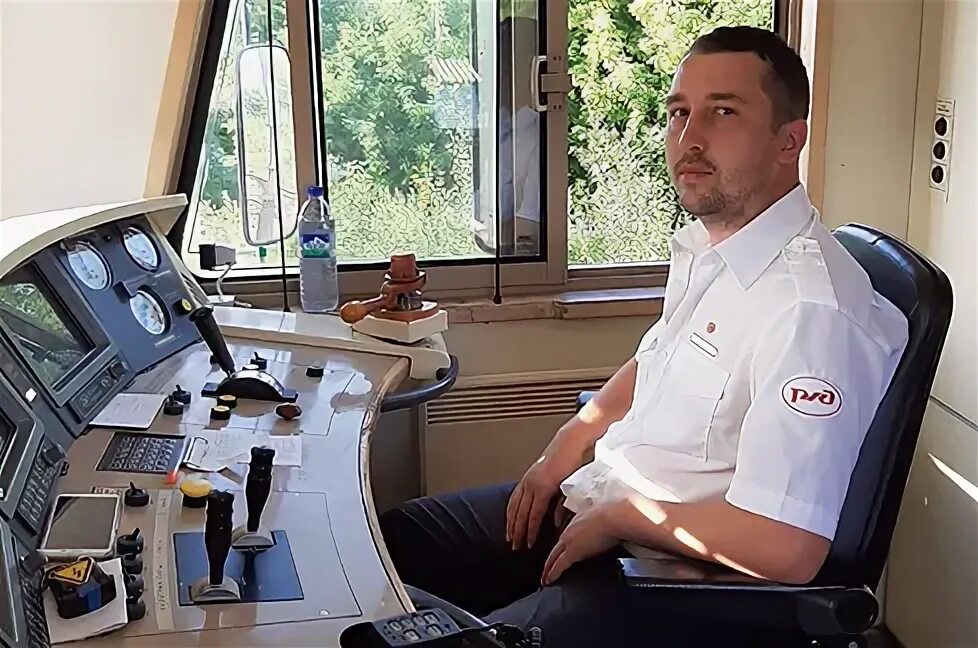 Форма машиниста инструктора ржд для локомотивных. Машинист инструктор локомотивных бригад. Машинист инструктор депо лянгасово. Барнаул. Инструктор локомотивных бригад.