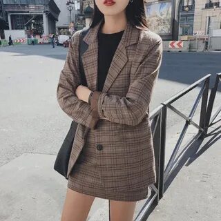 Удлиненный пиджак с юбкой