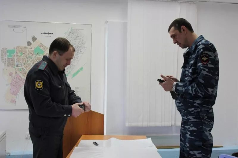 Омвд по г ноябрьску. Омвд россии по городу ноябрьск. сотрудники дежурной части клин. дежурная часть омвд зеленодольск сотрудники.