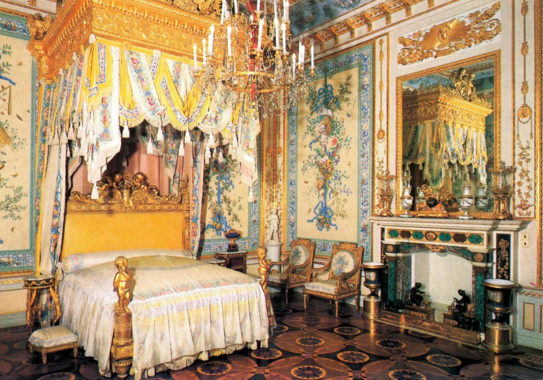 Где покои карпа. Музей дворца гугун изнутри. Спальня императрицы дворец фонтенбло. Дворец царя алексея михайловича хоромы царя. Где покои карпа.