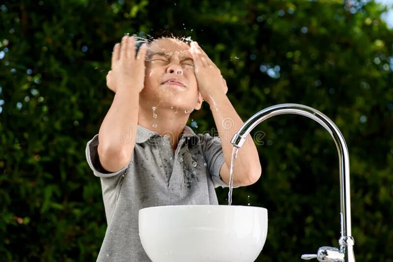 Boy Washes his face old picture. Boy Washes his face in the Rives old picture. Face Wash boys picture. Boy Washes his face in the River old picture. Boys washing