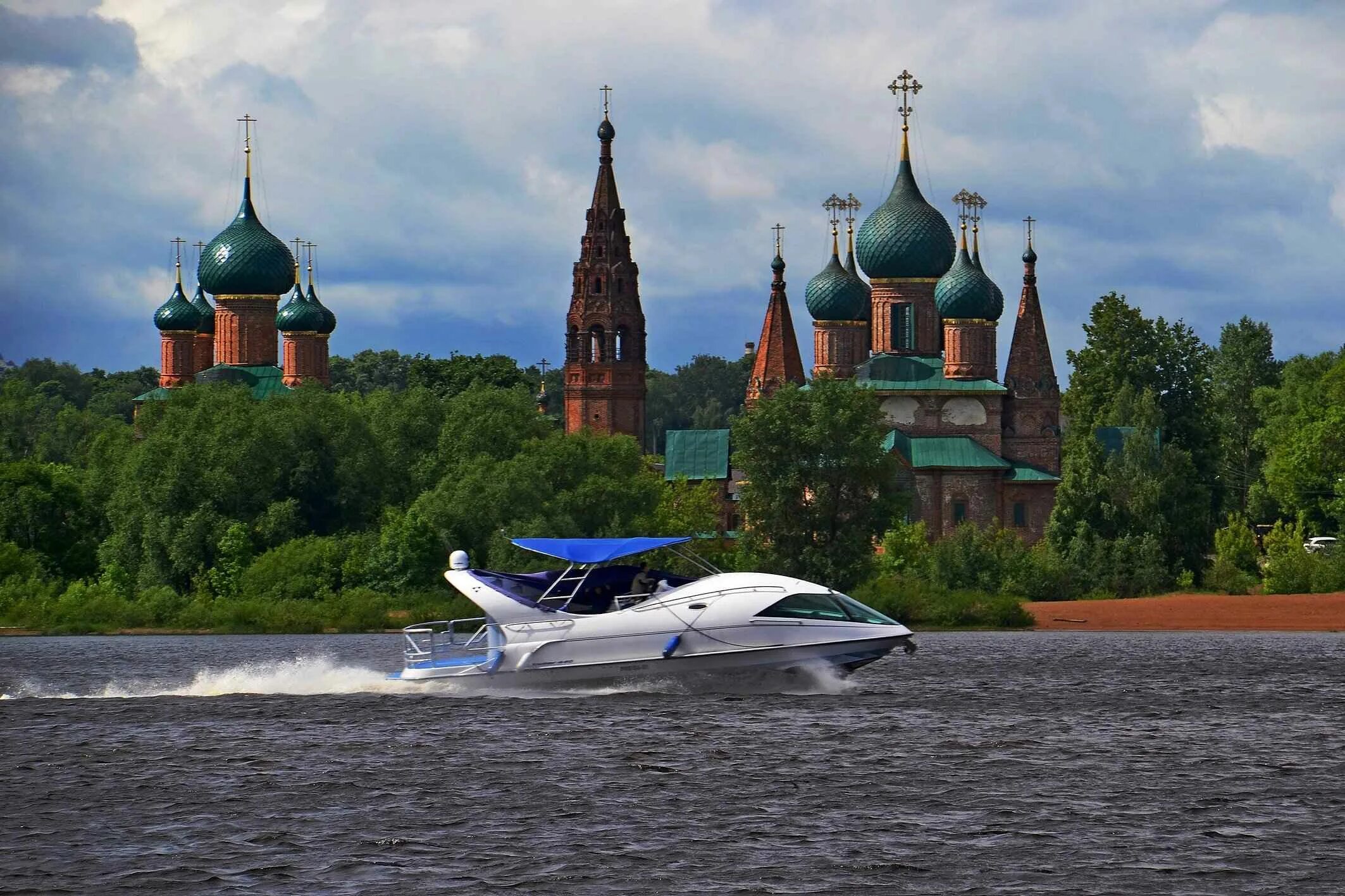 На какой реке расположен город ярославль. Реки Ярославской области. Ярославль река. Малые реки Ярославля. Река ёшка Ярославль.