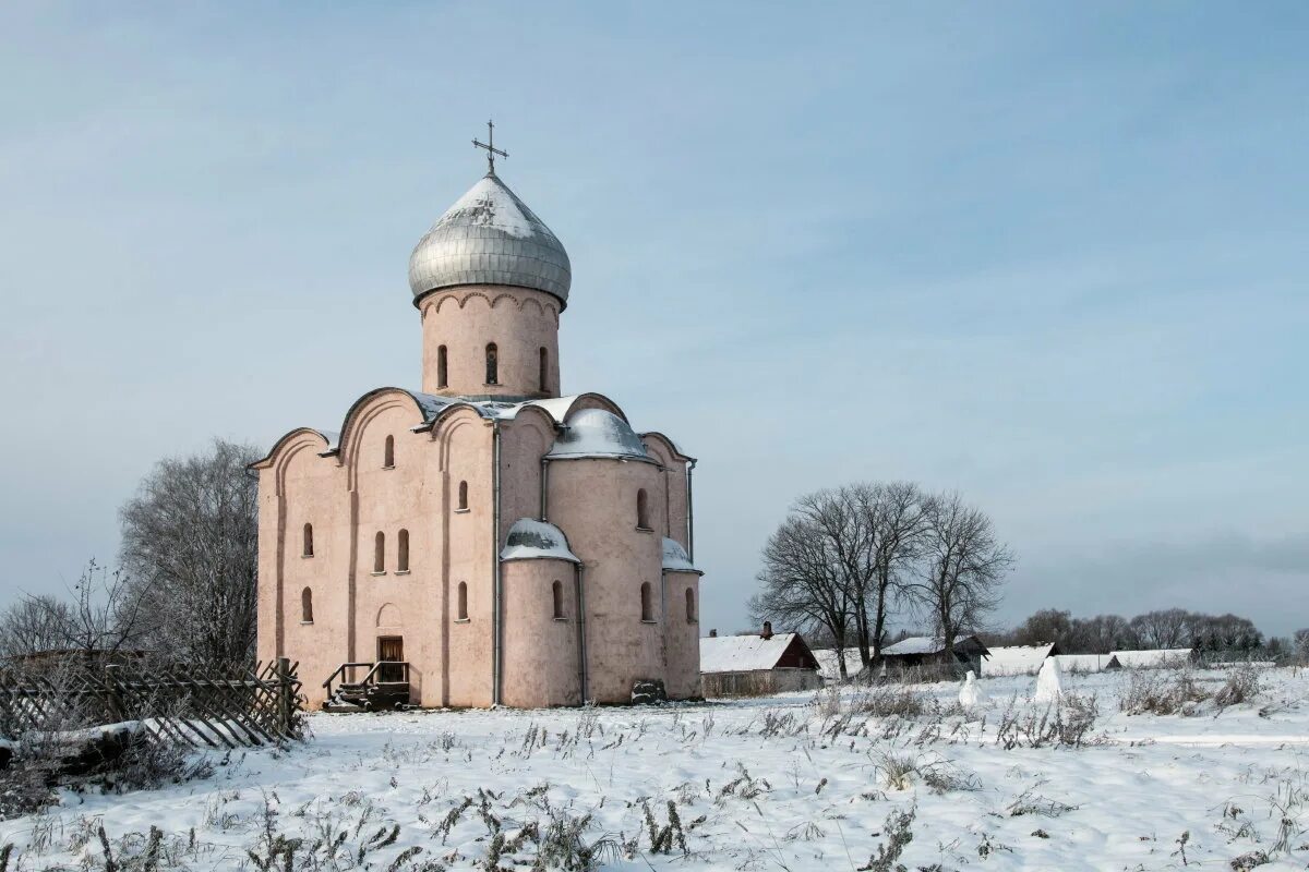 Спас на нередице церковь близ новгорода. Новгород. Спас нередицы великий новгород. Церковь спаса на нередице в новгороде 1198. Церковь спаса преображения на нередице в новгороде.