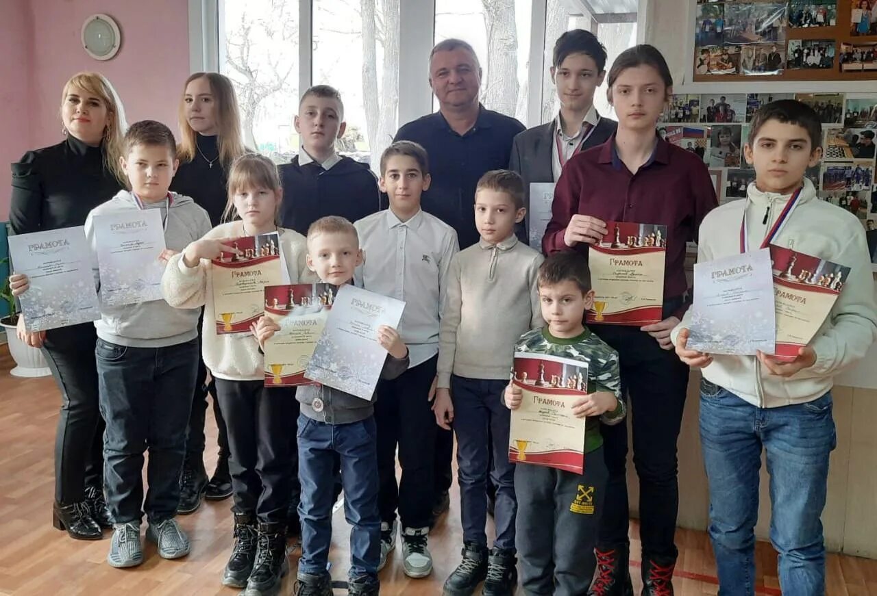 Сальск сотрудники усзн. Подслушано сальск свежие новости сегодня. Ручеек сальск фото. Агпу институт русской и иностранной филологии. Подслушано сальск.