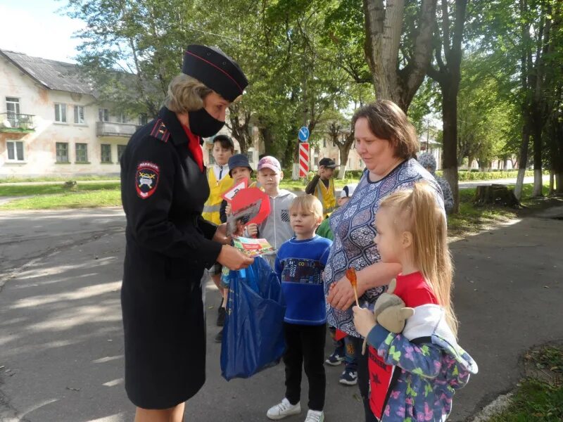 ГИБДД Ленинградского района. Дети ждут в Ленинградской области Сланцевского района в 2020 году фото. Гибдд ленинградская телефон