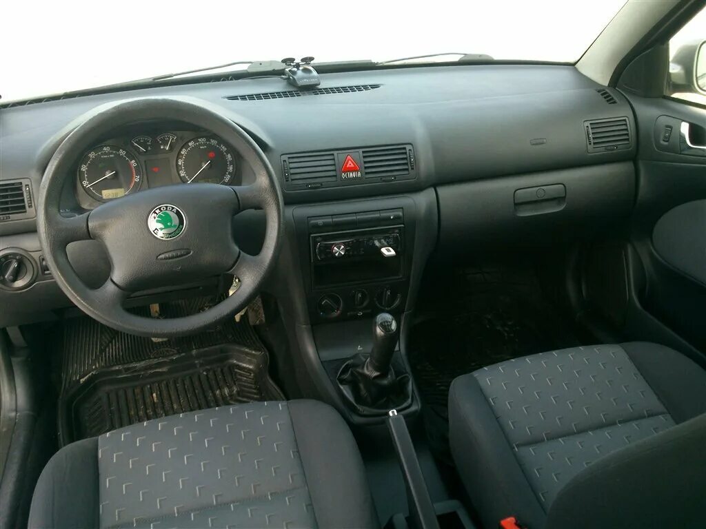 Skoda octavia tour 1. Салон skoda tour. 4 салон. Skoda octavia 2001 салон. Салон skoda tour.