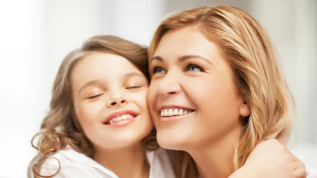 Новый год семья. С новым годом, мамы!. Новый год елка мама дети. Новый год семья. С рождеством мама.