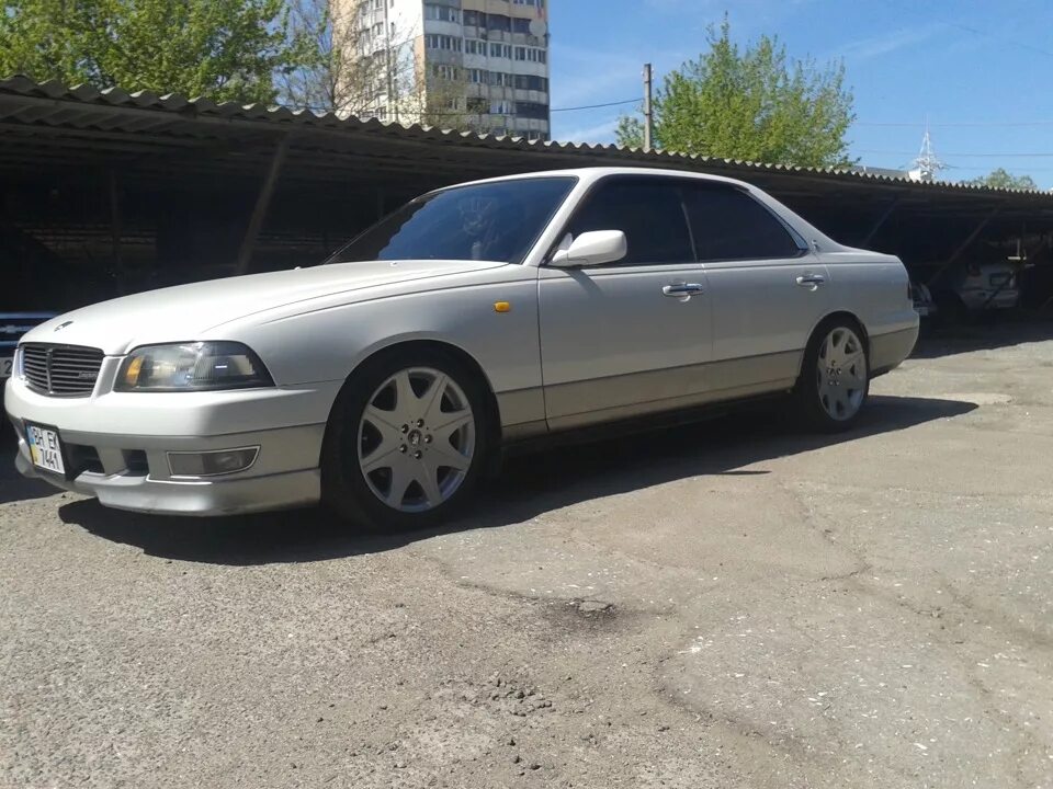 Из "официальных источников" что такое Nissan Leopard - Nissan Leopard (F31), 2 л