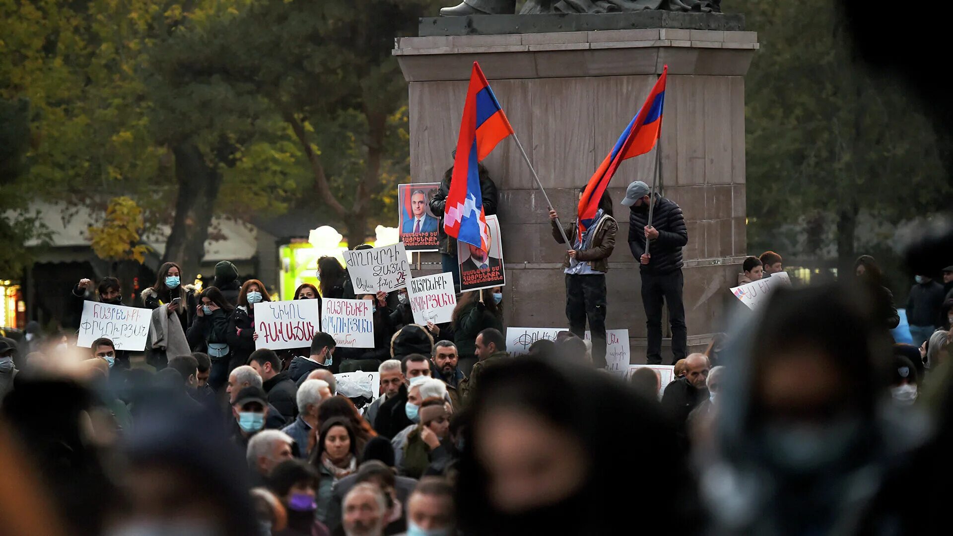 Новости ситуация армения. Митинг Армении против Пашиняна. Митинг в Армении 2020. Протесты в Армении 2020. Армения революция 2018 Пашинян.