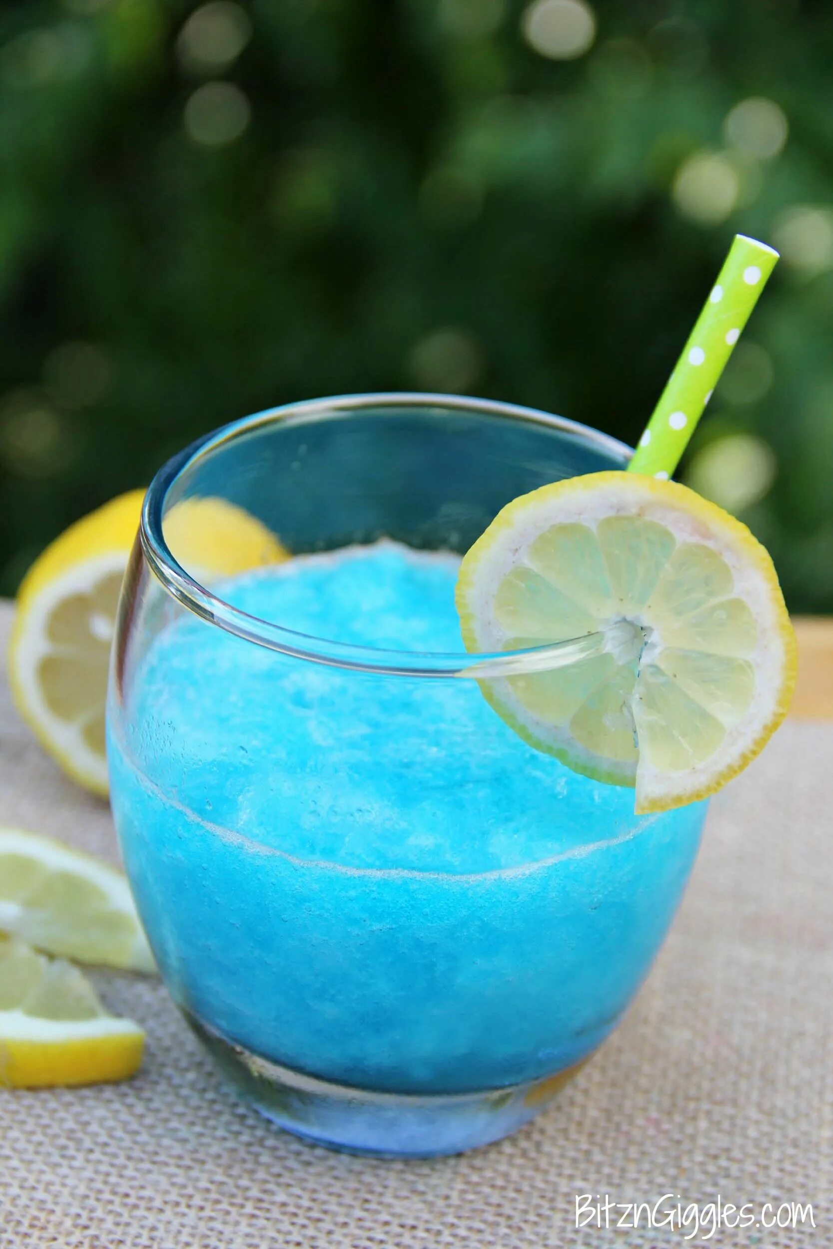 Смузи лед. Slush Lemonade. Blue Raspberry Lemonade. Лимонад голубой разз. Лимонад фантола Блу малина.