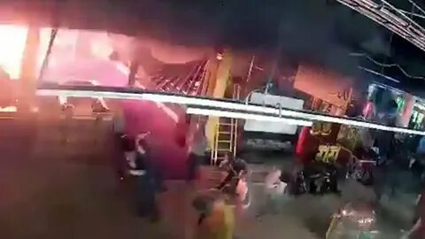 Пожар по рассказам очевидцев начал распространяться