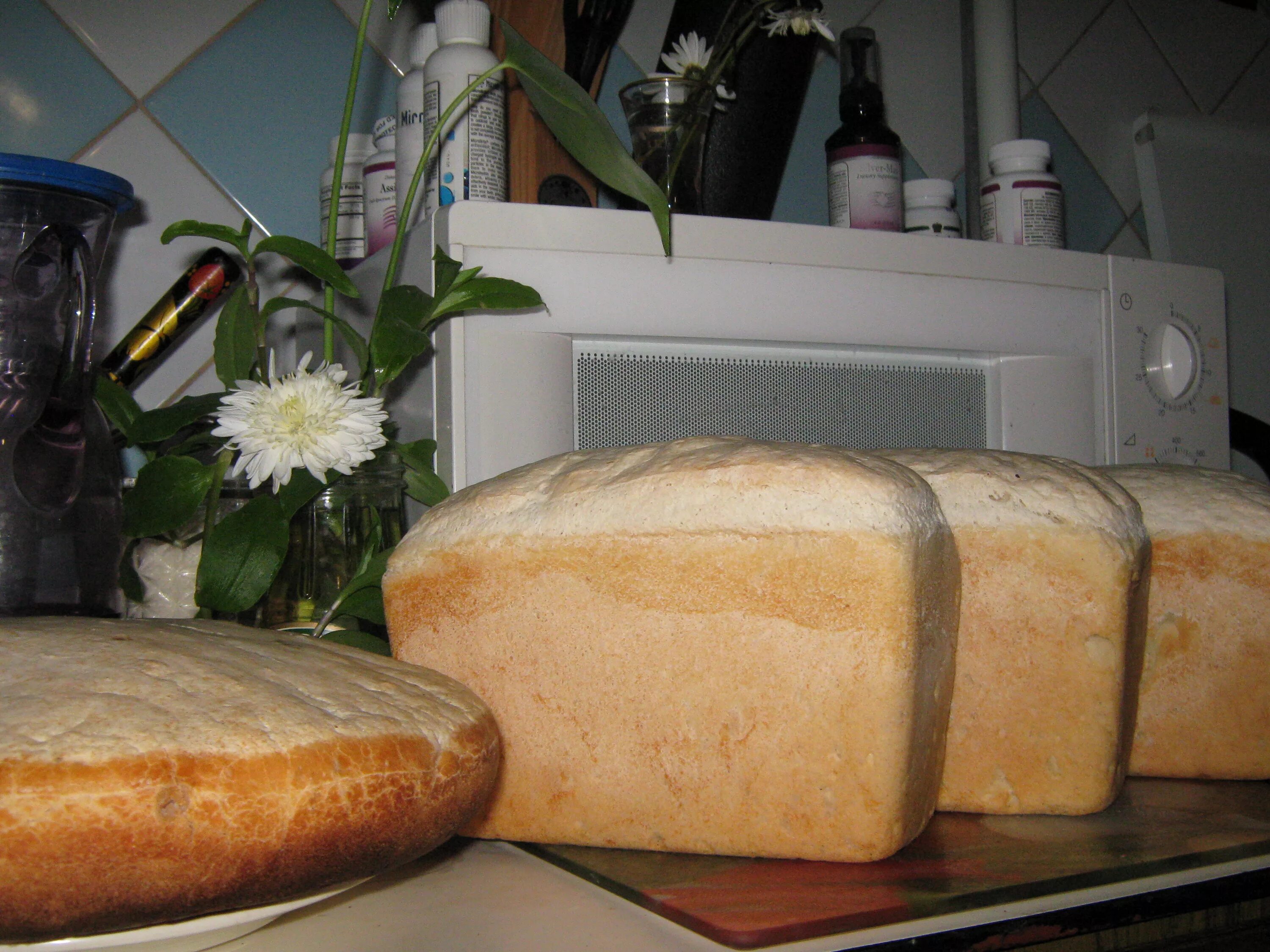 Домашний хлеб. Выпечка хлеба. Домашний хлеб и выпечка. Домашний хлеб на столе.