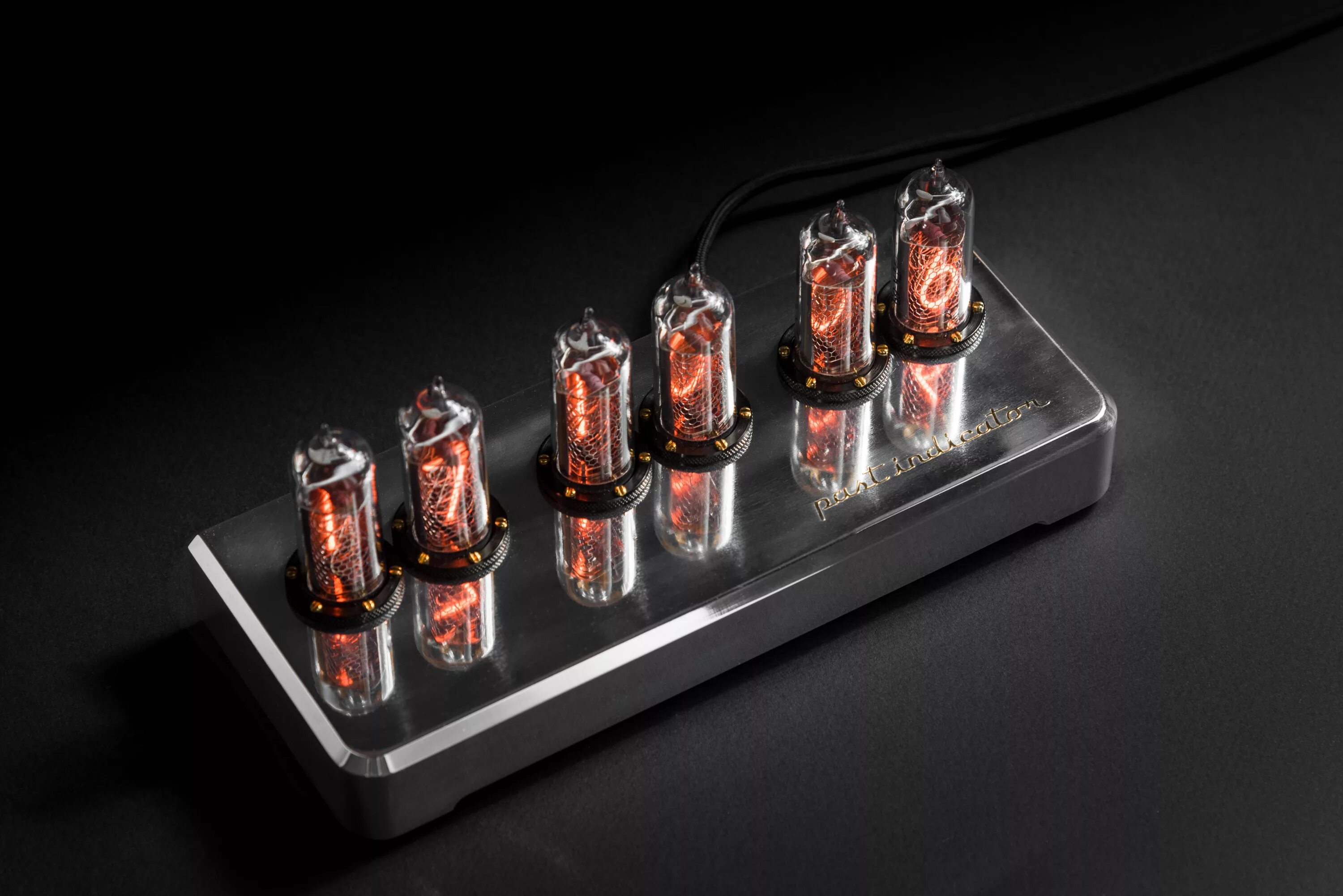 Часы с лампами накаливания. Лампочка для часов. Часы накаливания настольные. Лампа с часами необычная. Часы лампочки.