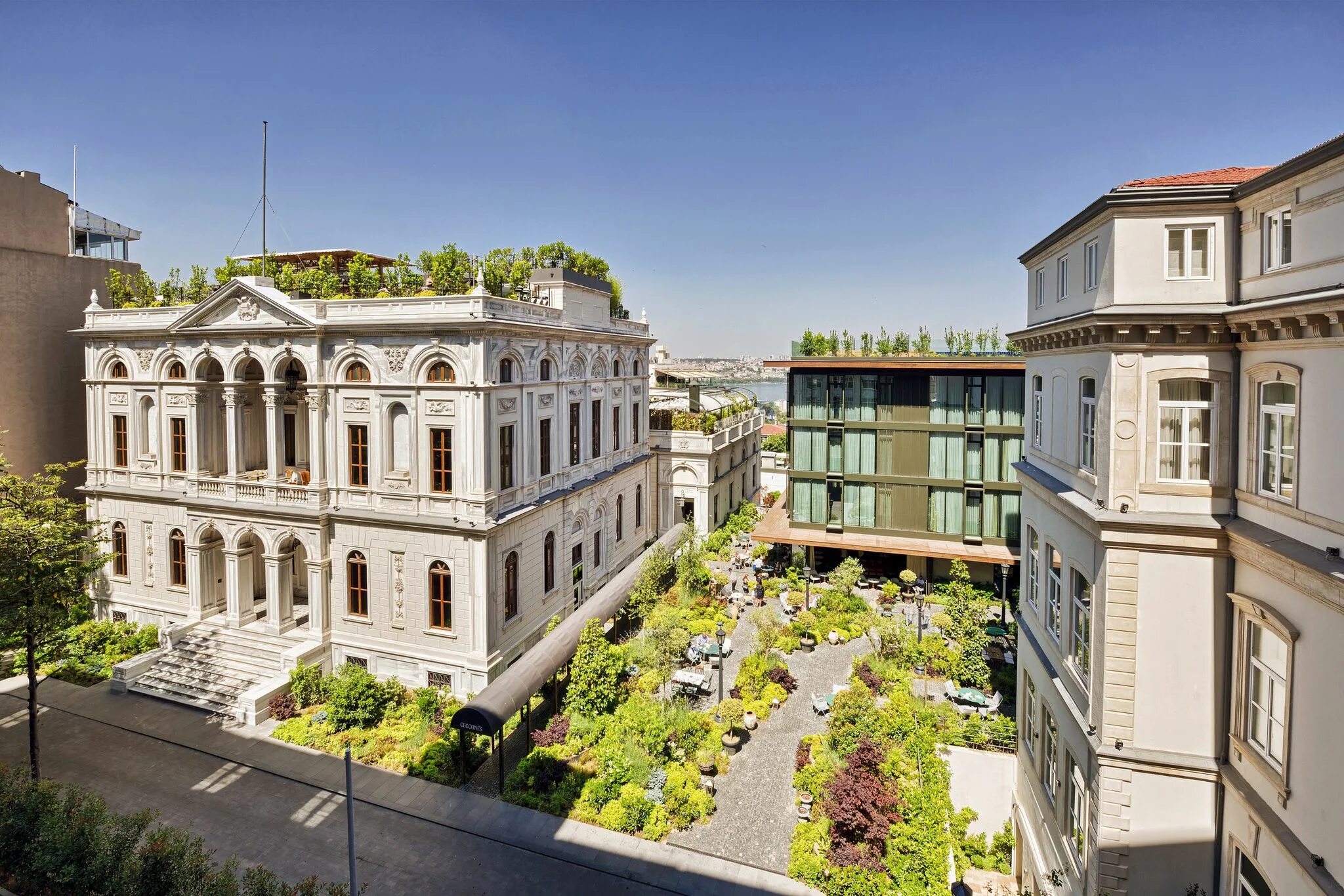 House istanbul. Сохо хаус стамбул. гостиница сохо стамбул. сохо стамбул ресторан. отели в стамбуле soho house.