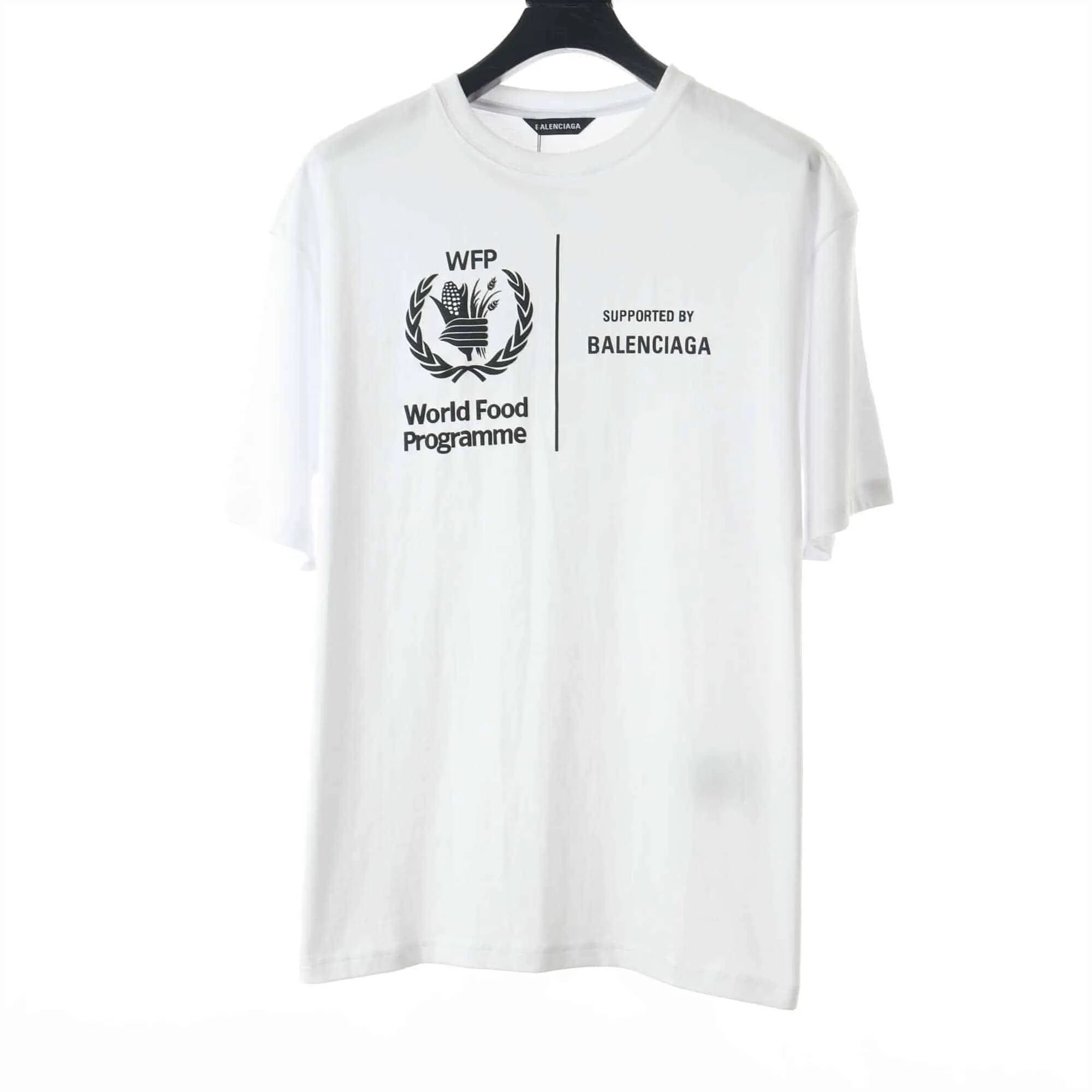 Баленсиага supports. Balenciaga wfp bomber. Худи balenciaga world food programme. Баленсиага world food programme. Balenciaga wfp.