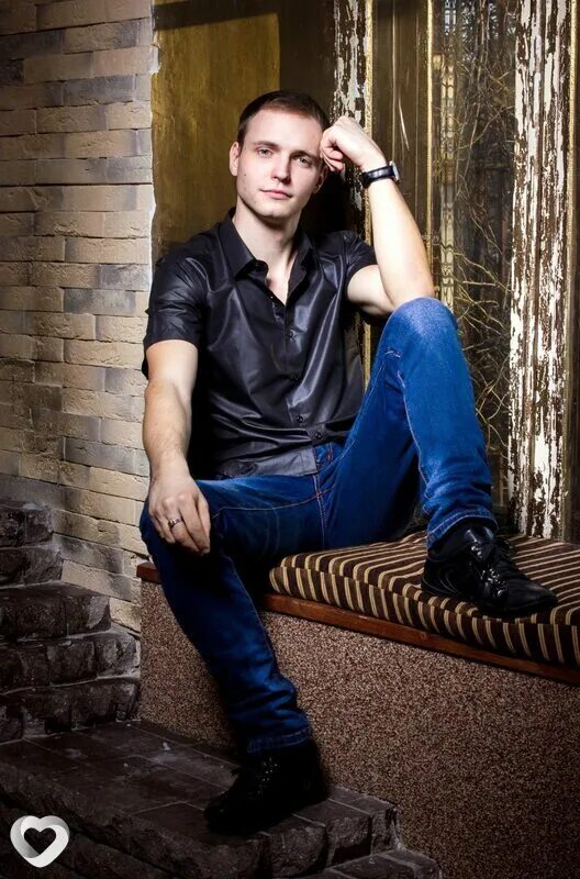 Сергей арнаутов. Парень 27 лет. Вырос в 26 лет. Обычный парень. Красивые парни москвы.