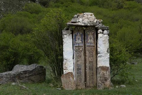 Камни северной осетии