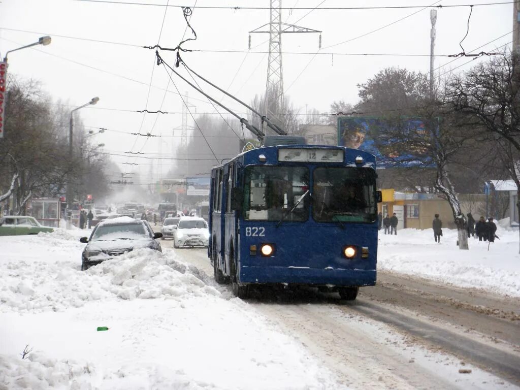 Троллейбус зимой. Троллейбус в снегу. Троллейбус зима Москва. Троллейбус зимой ночью. 30 декабря 2009 624