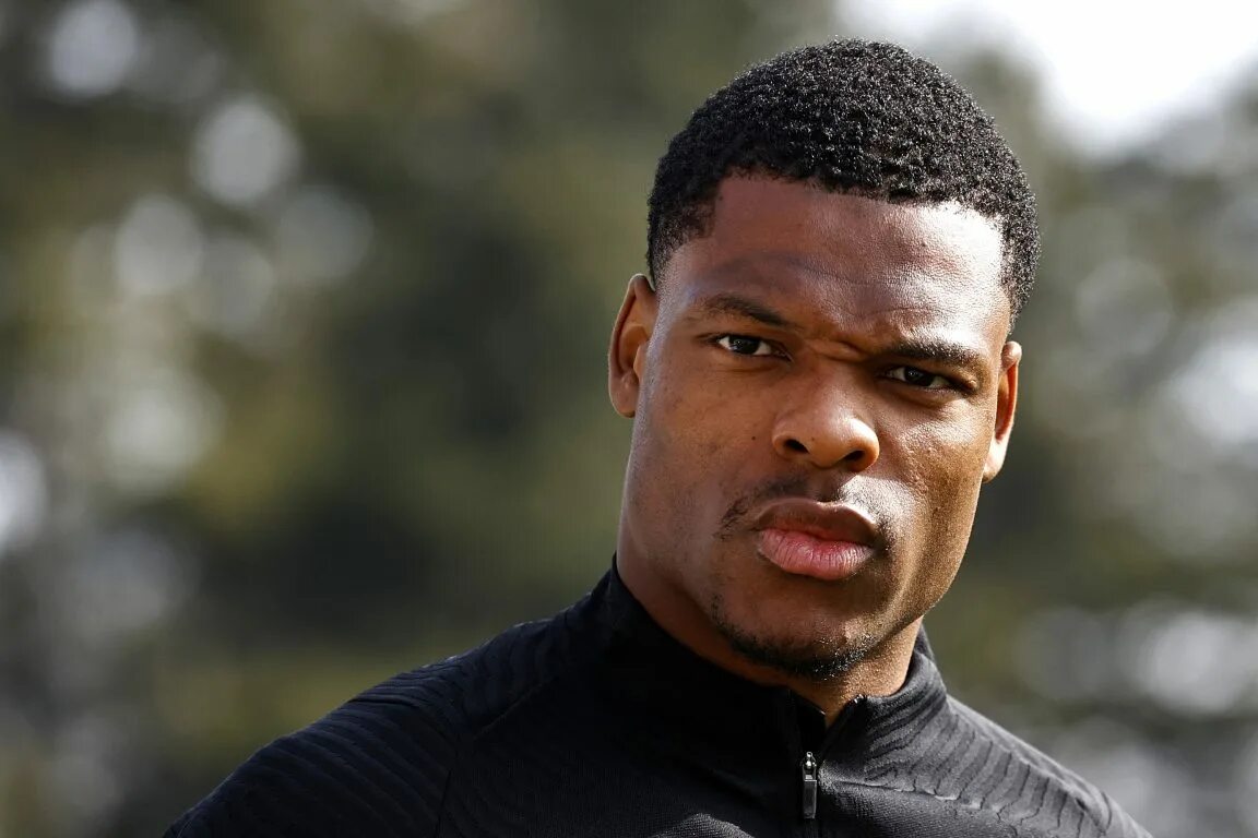 дамфрис футболист. дензел думфрис футболист нидерланды. Denzel dumfries футболист. дензел думфрис. дензел дамфрис.