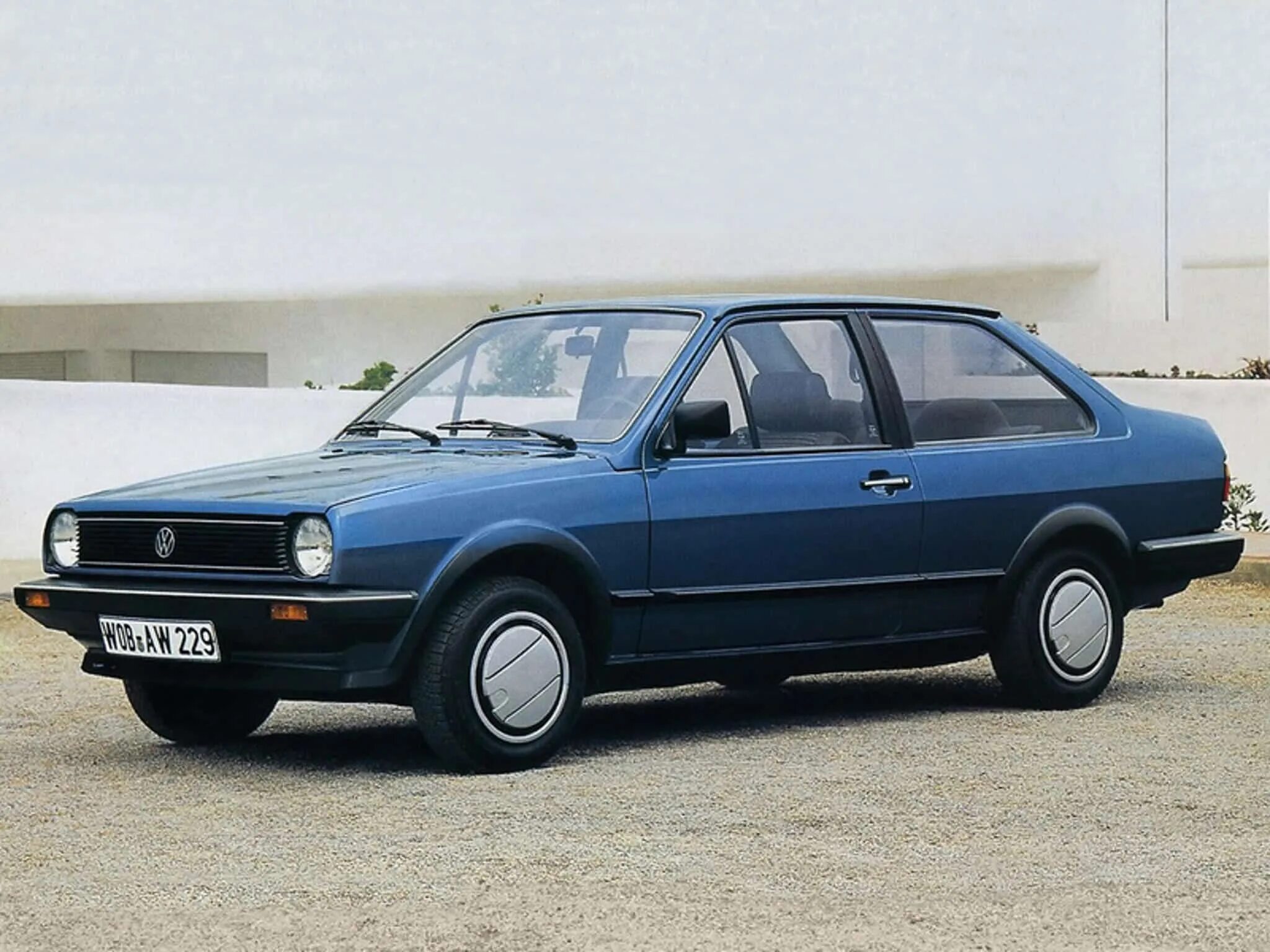 Vw polo 2. Volkswagen Polo 2 Coupe. VW Polo mk2. VW Polo Coupe mk2. VW Polo 1985.