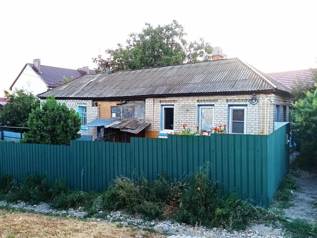 Красный дом волгоград. Самые красивые дома в волгограде. Сниму дом волгоград дзержинский. Волгоград дзержинский район ангарская дом. Снт диана городищенский район.