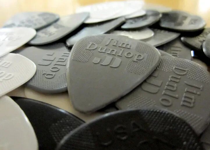 Нейлоновый медиатор. Медиатор dunlop 1мм. dunlop nylon standard. медиатор эрнибол нейлон 1 мм. медиатор 0.1.