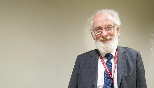 David crystal language. Дэвид кристал. 1. david crystal «txtng». the future of english language david crystal.