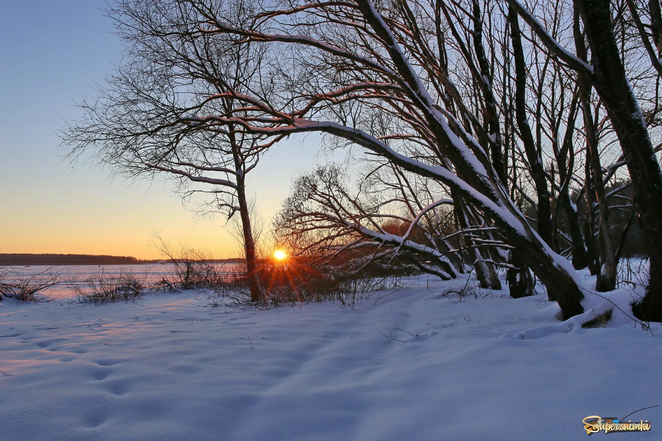 Зимою солнце какое. Зимою солнце какое