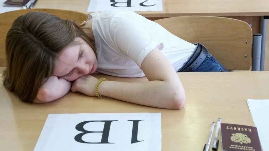 Julie егэ. Экзаменационный стресс. провалил егэ. стресс на экзамене. стресс из за экзаменов.