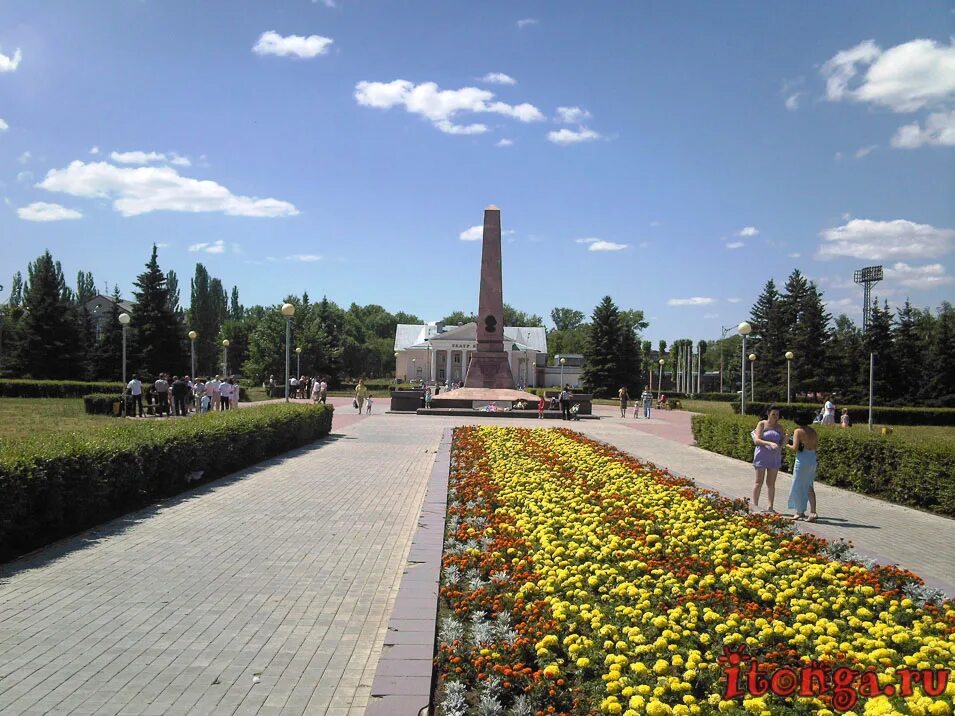 Площадь тольятти. Вечный огонь тольятти площадь свободы. вечный огонь тольятти центральный район. памятники тольятти обелиск славы. площадь славы тольятти.