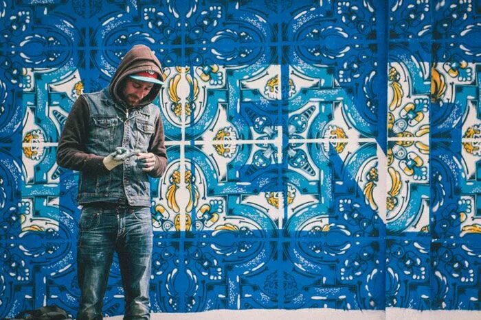 Огонь по английскому. Доставка топлива в москве. Подливать масло в огонь. Add fuel. Огонь фразеологизм.