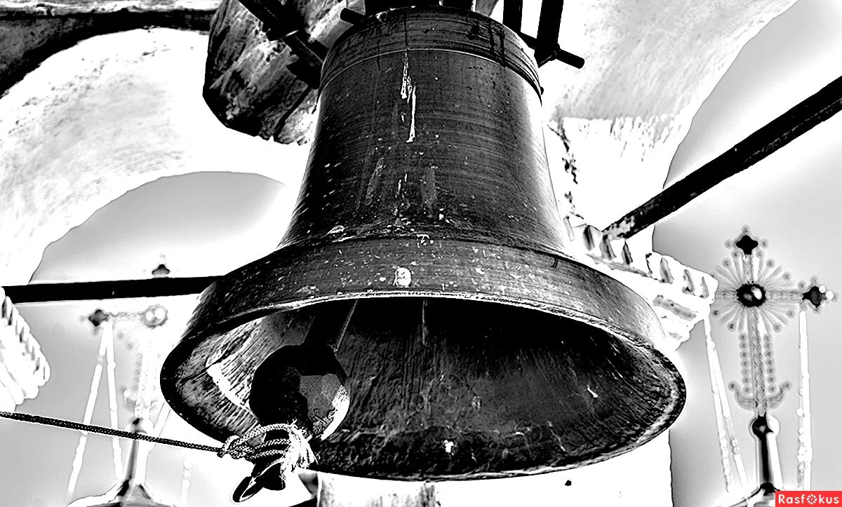 набат звон колоколов. набатный колокол. набатный колокол. набат на колокольне. звонница набатного колокола.