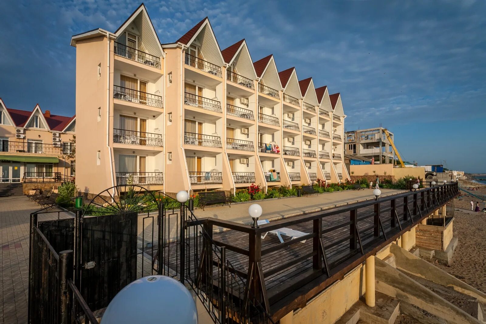 пансионат лучезарный николаевка. санаторий солнечный николаевскакрым. пансионат южный николаевка. пансионат южный николаевка. пансионат рассвет крым.