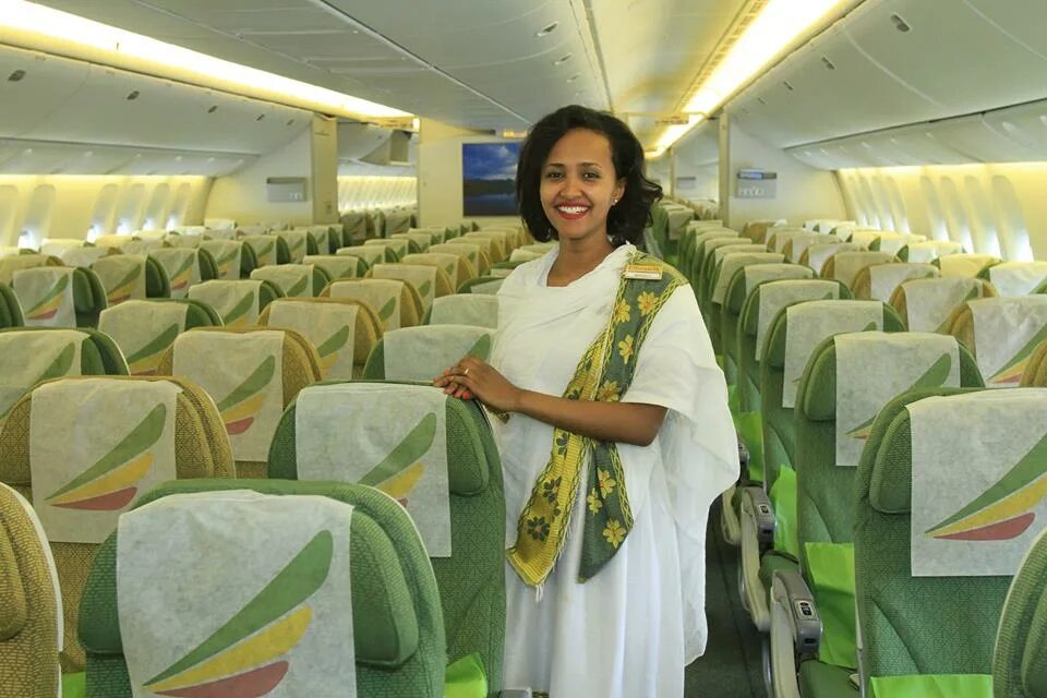 Ethiopian airlines рейс. Ethiopian Airlines стюардессы. Ethiopian Airlines форма стюардесс. Эфиопские авиалинии стюардессы. АК Ethiopian Airlines.