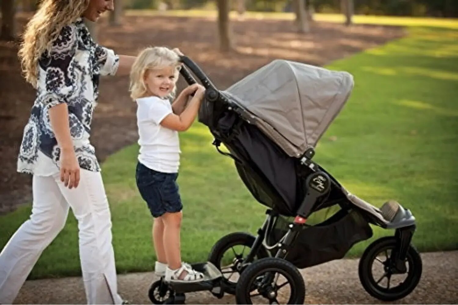 Лучшая коляска для лета. Коляска Беби Джоггер Элит. Baby Jogger City Elite новый. Baby Jogger City подножка. Baby Jogger City Elite 2 новый.