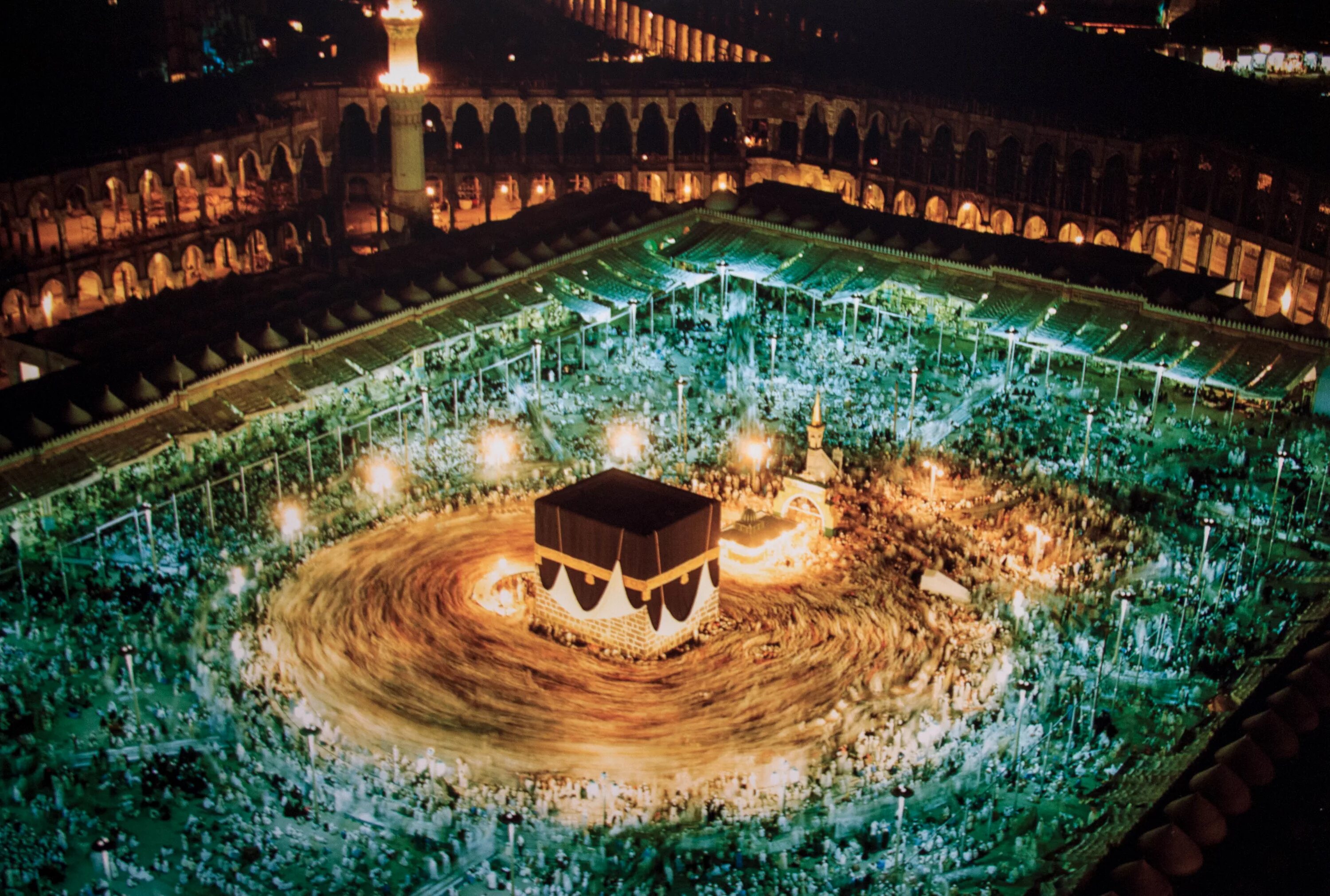 Кто построил мекку. Мечеть Кааба. Кааба Мекка ночной. Картина Мекка Кааба.