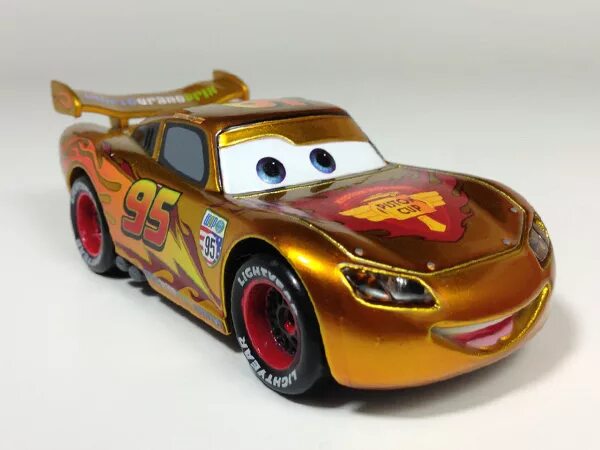 Черный маквин. Молния Маккуин черный. Молния Маккуин вампир. Hot Wheels Маккуин. Молния Маккуин негр.