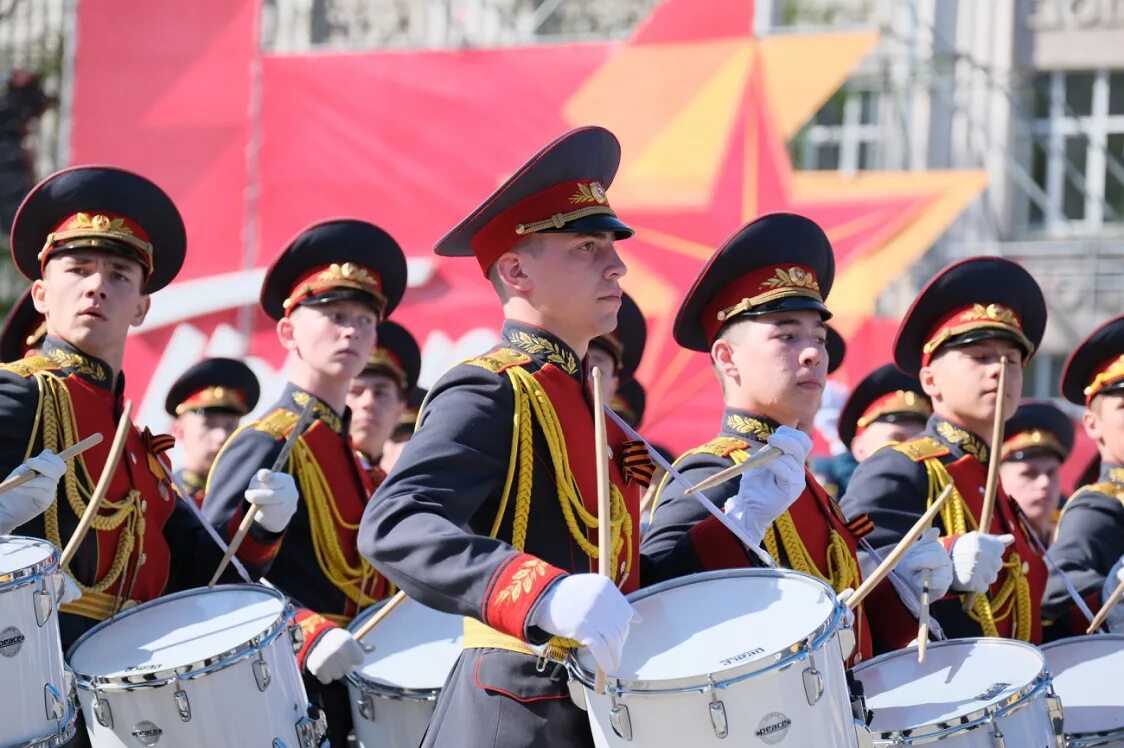 Парад в Перми. Парад 7 мая. Парад Победы 9 мая Пермь. Репетиция парада в Перми. Пермский парад