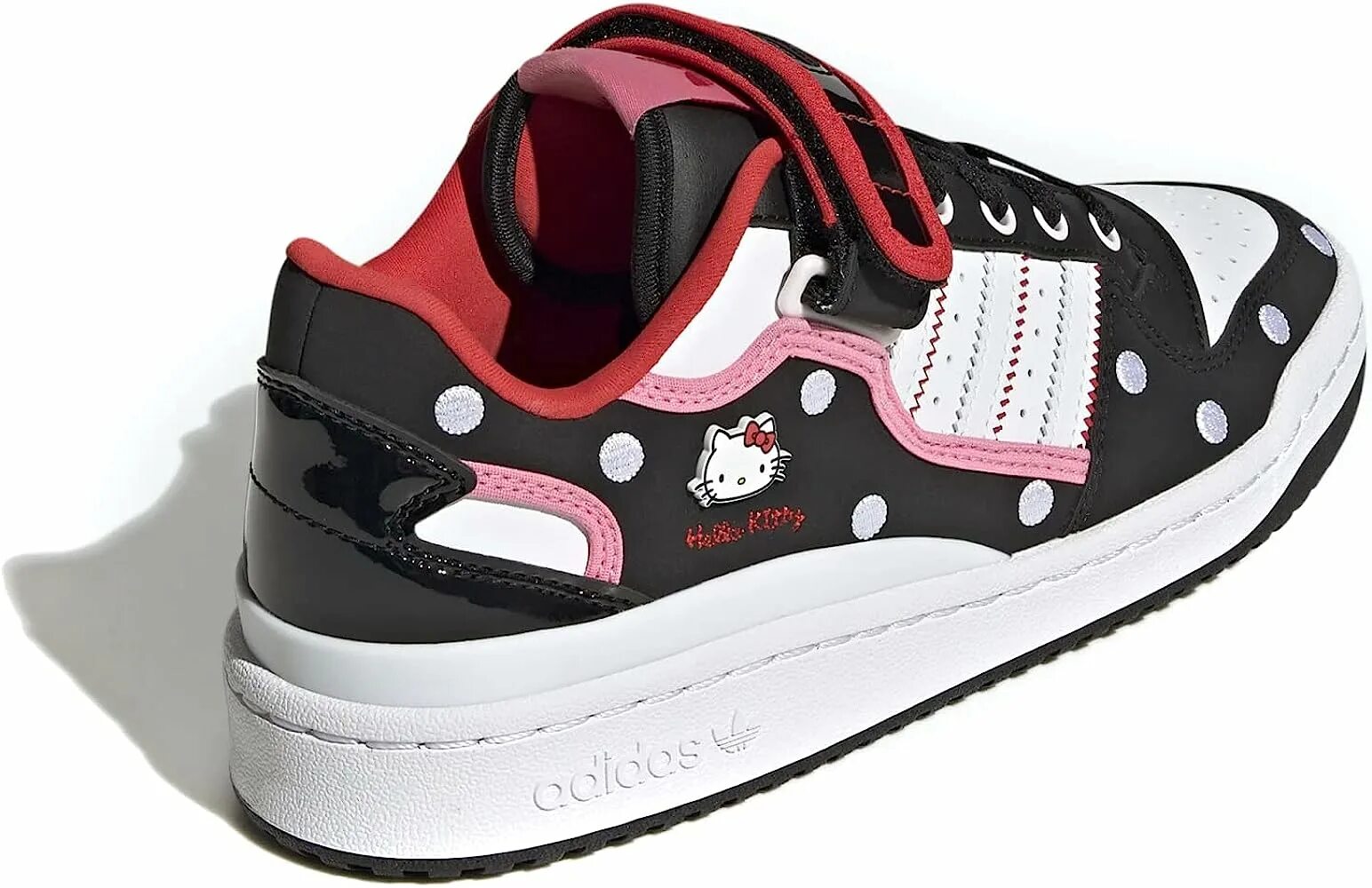 Adidas hello. Адидас Хеллоу Китти кроссовки. Кеды адидас Хеллоу Китти. Adidas hello Kitty кроссовки. Хелло Китти в адидасе.