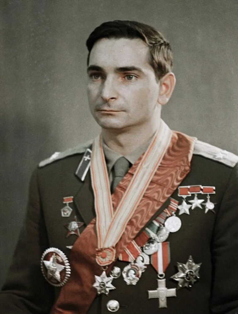 100 лет со дня рождения героя советского союза. младший сержант вячеслав александрович александров. троян надежда викторовна герой советского союза. вячеслав александров 9 рота. глинкин сергей григорьевич герой советского союза.