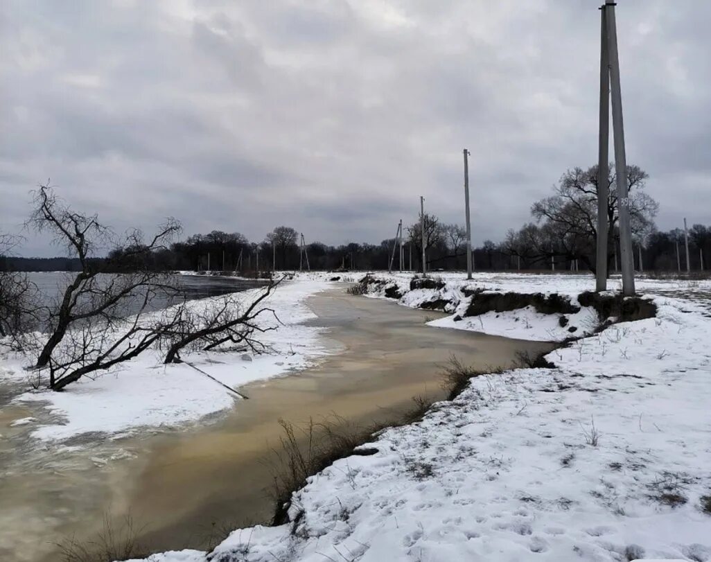 Подъем воды в брянске сегодня. Андреевский луг Брянск. Паводок Брянск 2023 Радица Крыловка. Уровень десны Брянск. Разлив в Брянске 2023.