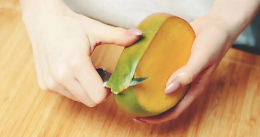 Peeled Mango. Mango Peeler. Persimmon Peeler Handmade. Как правильно чистить манго с косточкой ножом.