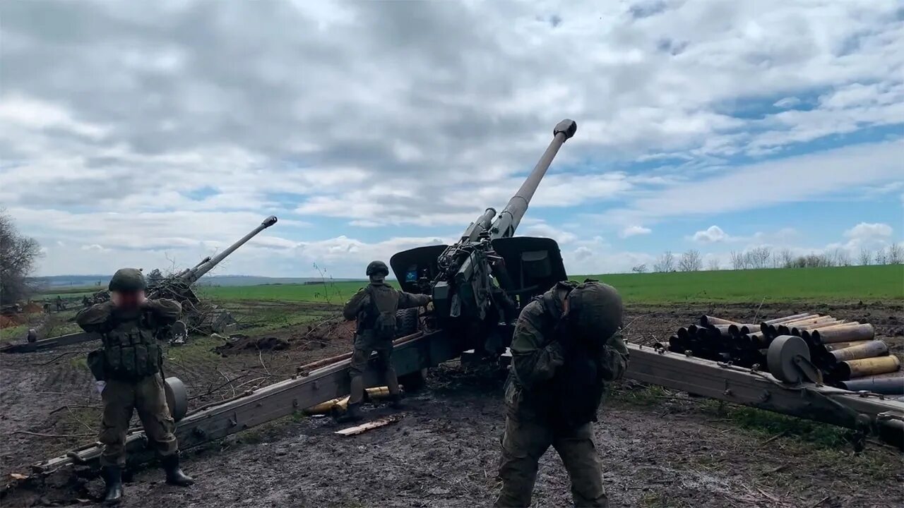 Российская артиллерия. Военные действия на Украине. Донецкие военные.