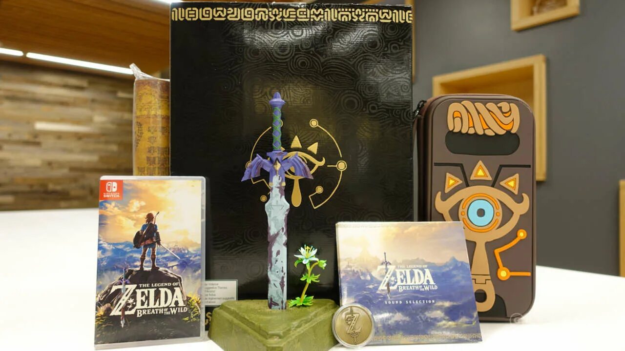 The legends of zelda collectors. The Legend of Zelda коллекционное издание. The Legend of Zelda 2 коллекционное издание. Нинтендо свитч коллекционное издание Зельда. The Legend of Zelda Breath of the Wild коллекционное издание.
