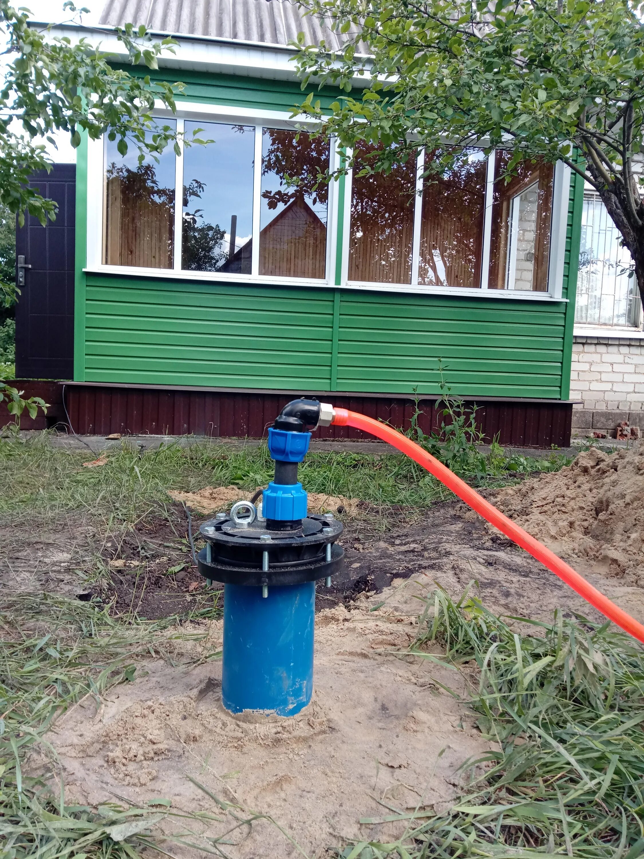 Бурение артезианских скважин воронеж. Скважина 40 метров. Ду 530 бурение скважин. Обустройство скважины для воды в частном доме. Глубина скважины в воронеже.