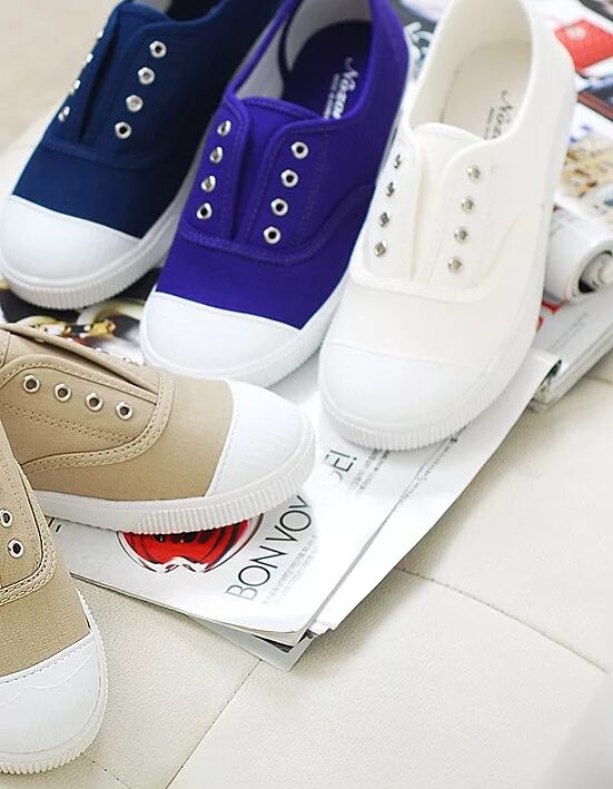 Коллекционирование кроссовок. Аутлет белая дача магазин найк. Balmain кроссовки 2022. Поставщики оригинальных кроссовок. Кроссовки магазин.