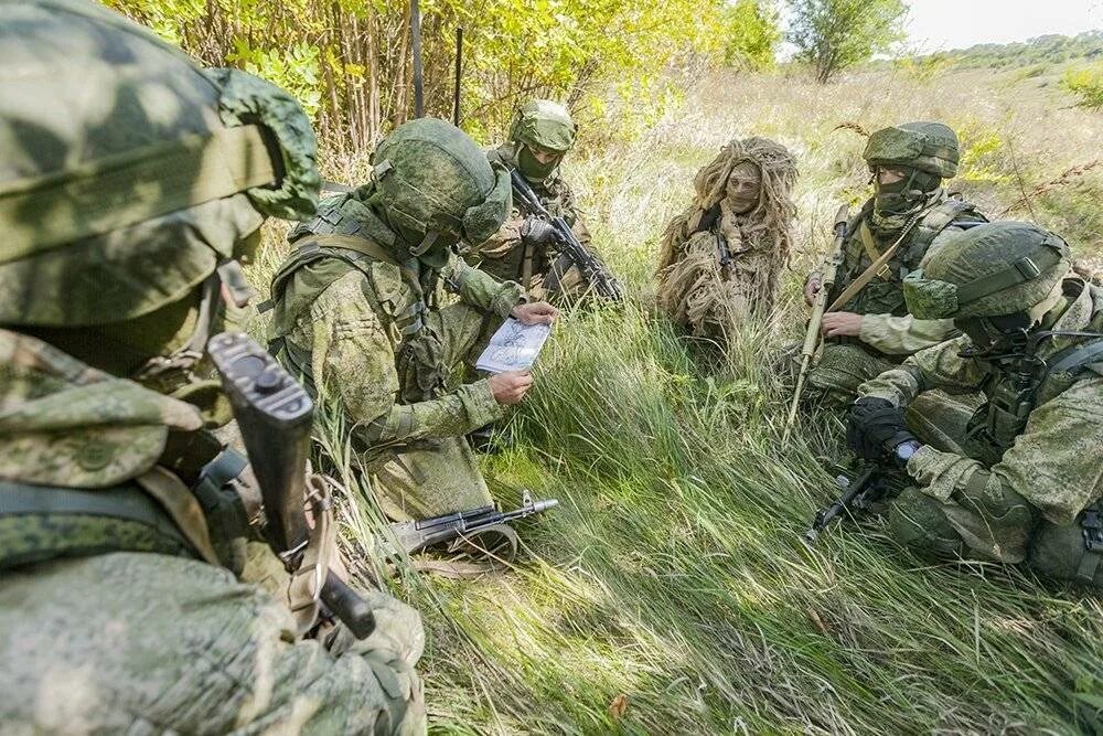 Спецназ разведка. Экипировка разведчика спецназ гру 2018. Войсковая разведка мотострелковых войск. Военная разведка вс РФ бойцы. Разведчик Российской армии.