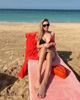 Жена знаменитого хоккеиста и тренера Салавата Юлаева Виктора Козлова, Наталья: ф